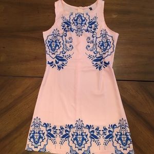 Adorable dress!